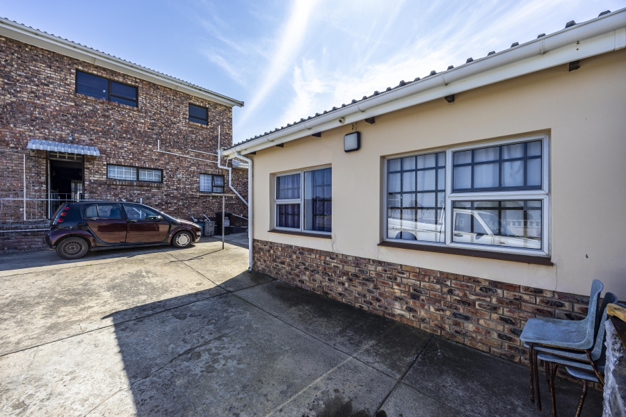 4 Bedroom Property for Sale in Cambridge West Eastern Cape
